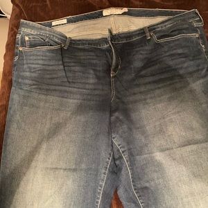 Torrid boyfriend jean. Sz 28 T. gently used.